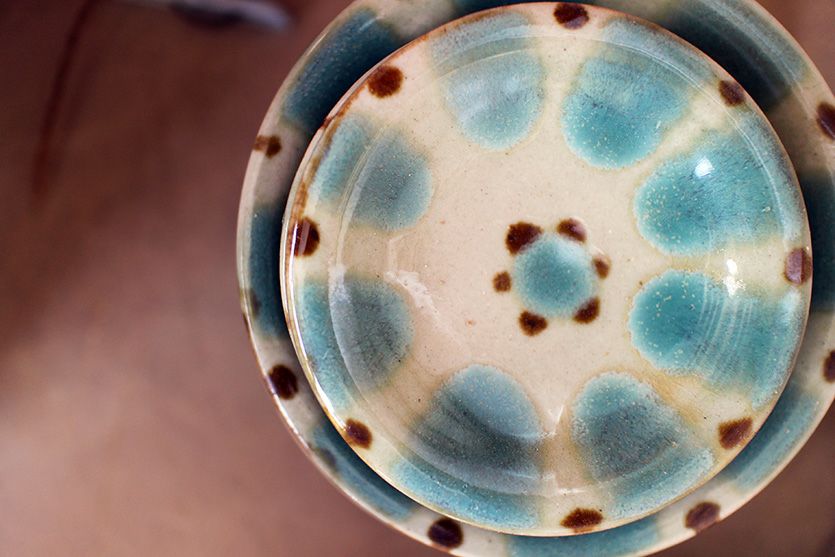 【非売品　美品】　沖縄の陶器 楽天市場】現代アートの 青海波模様の 陶器鉢 1鉢（Lサイズ