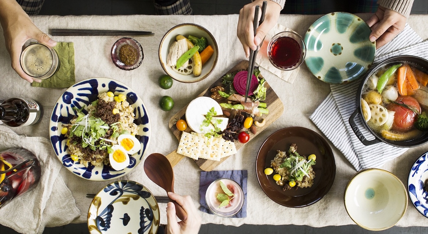 色彩豊かな絵付け