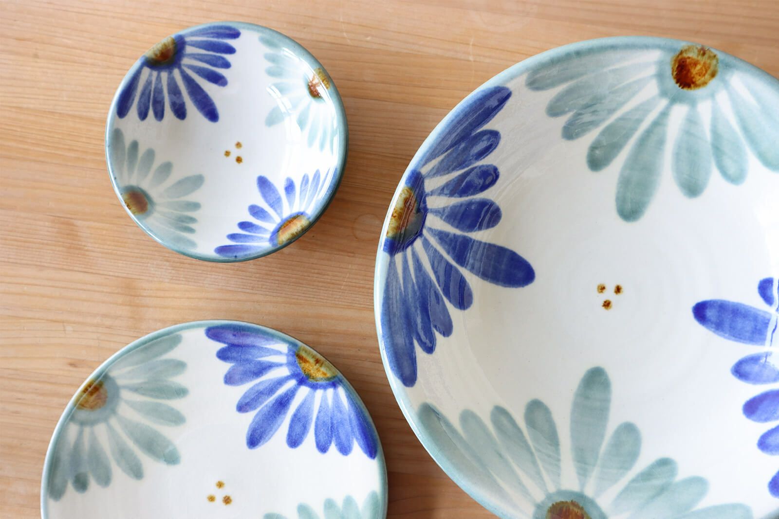 3.5寸皿 菊紋/育陶園 | ゆいまーる沖縄 ＜Online＞