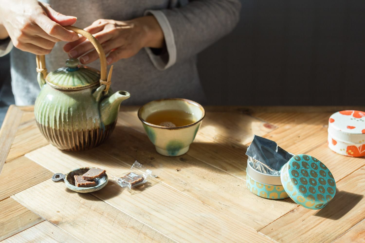 さんぴん茶 KASURI SHIMA su+×シマノネ お茶入り缶 | ゆいまーる沖縄