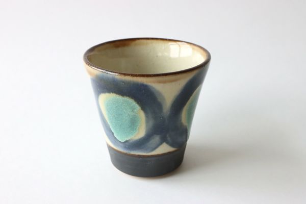 やちむん フリーカップ（大） 花唐草 ノモ陶器製作所 | ゆいまーる沖縄 
