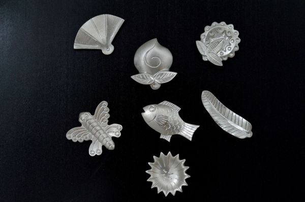 純錫琉球縁起物はしおき　金細工まつ