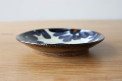 5寸皿 菊花文 アトリエ五香屋 | ゆいまーる沖縄 ＜Online＞