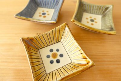 rhythm 四角皿 | iichi 日々の暮らしを心地よくするハンドメイド