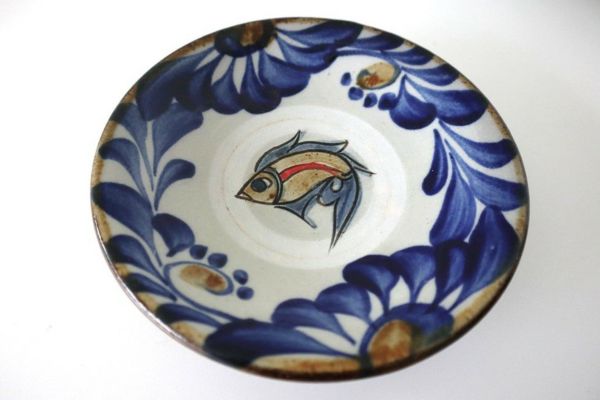 金城次郎 『線彫魚文大皿』 陶磁器 - 北海道画廊