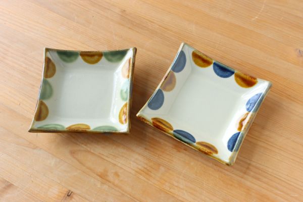 四角皿　12cm（ドット）　／　陶眞窯