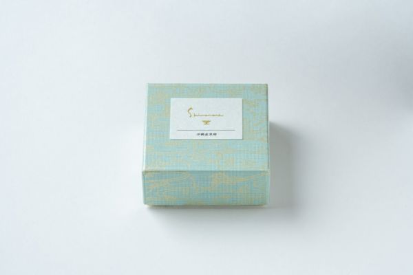 黒糖入り小箱　鶴     シマノネ　文様