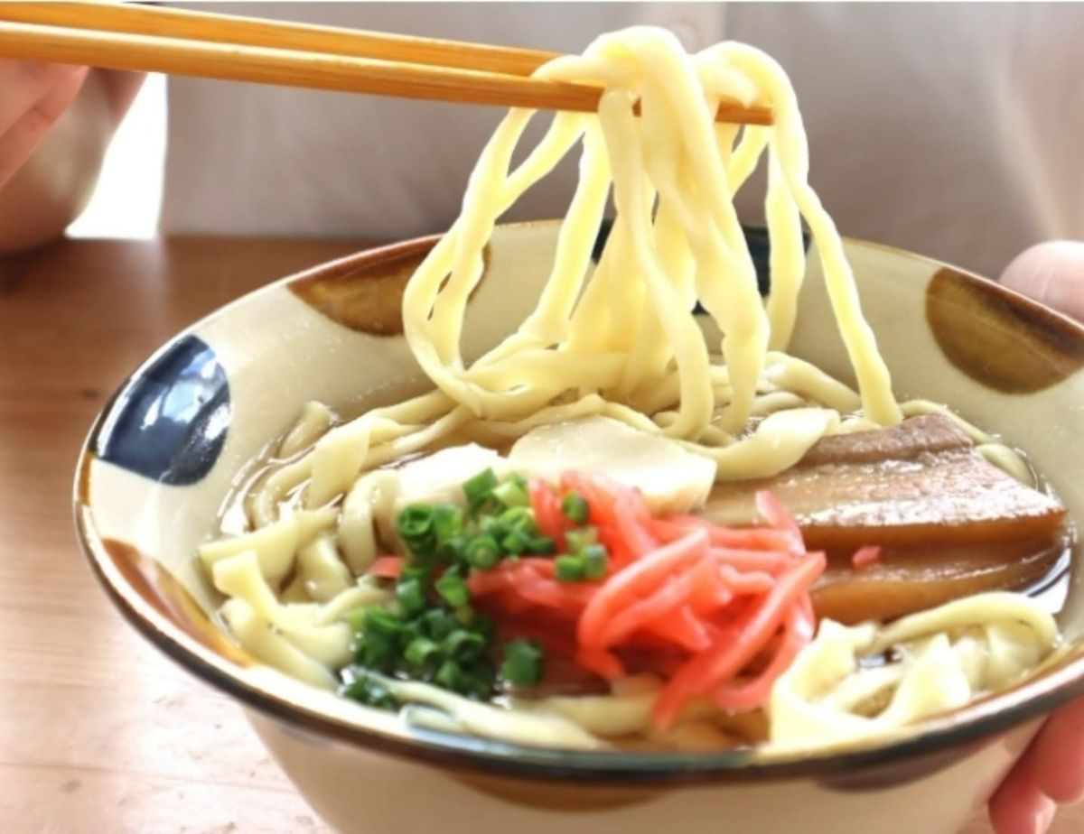 やちむん 6寸そばマカイ （ドット）/陶眞窯 | ゆいまーる沖縄 ＜Online＞