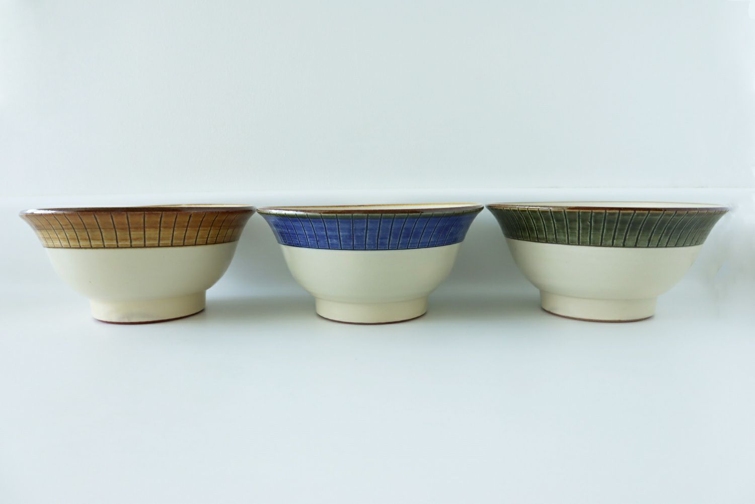 やちむん 6寸そばマカイ （花ぐー） /陶眞窯 | ゆいまーる沖縄 ＜Online＞