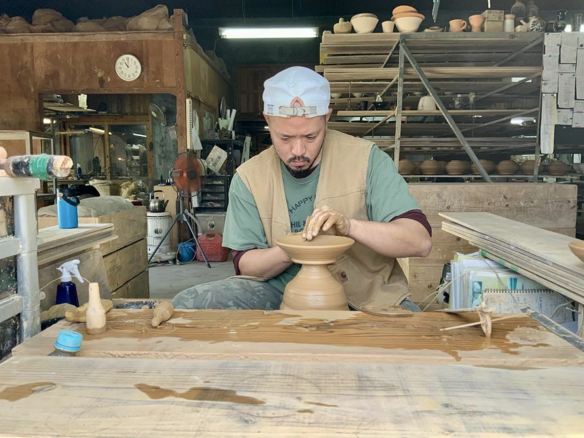 五寸鉢(黒ゴス唐草）/陶眞窯 | ゆいまーる沖縄 ＜Online＞