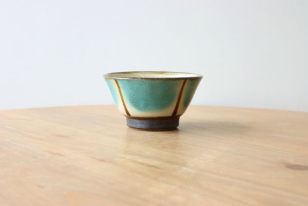 やちむん 汁マカイ （イッチン唐草） / 陶眞窯 | ゆいまーる沖縄